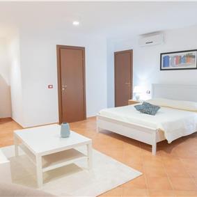 3 bedroom villa with pool and tennis court in Sicily, sleeps 6-8